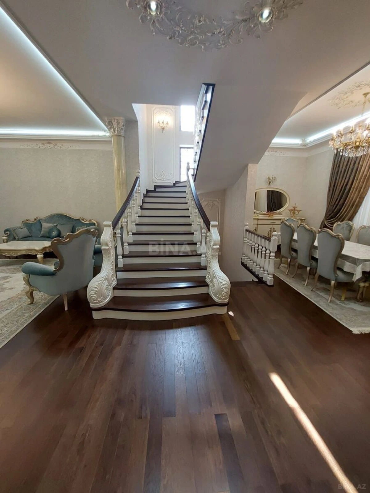 Satılır 7 otaqlı həyət evi 550 m²