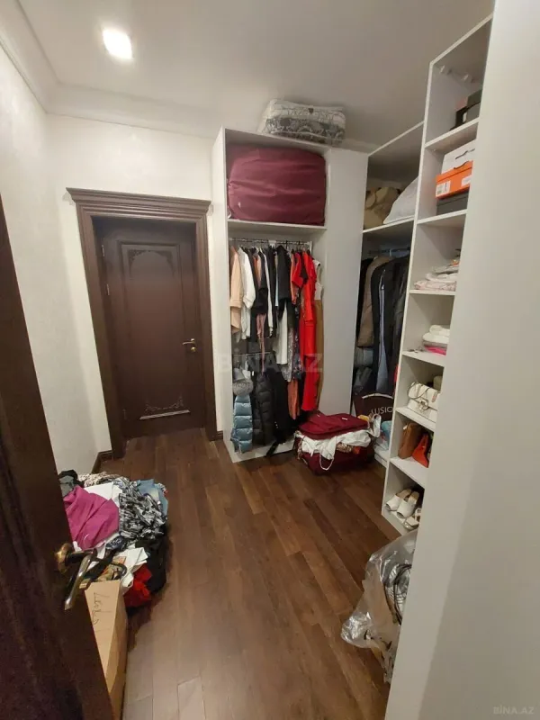 Satılır 7 otaqlı həyət evi 550 m²