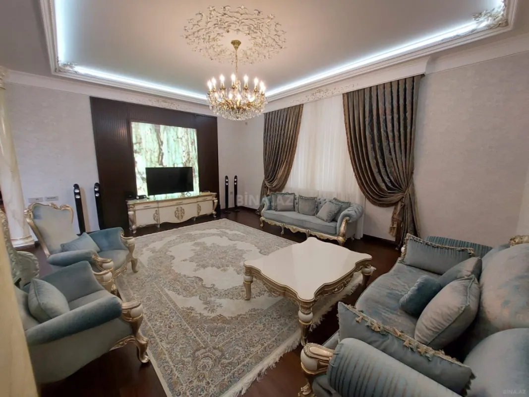 Satılır 7 otaqlı həyət evi 550 m²