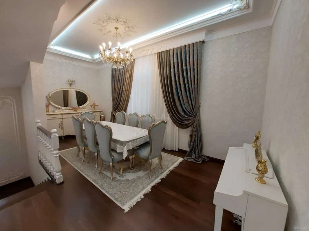 Satılır 7 otaqlı həyət evi 550 m²
