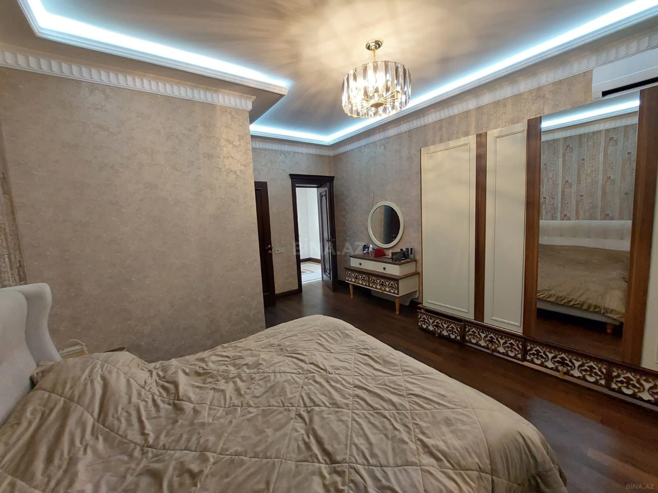 Satılır 7 otaqlı həyət evi 550 m²