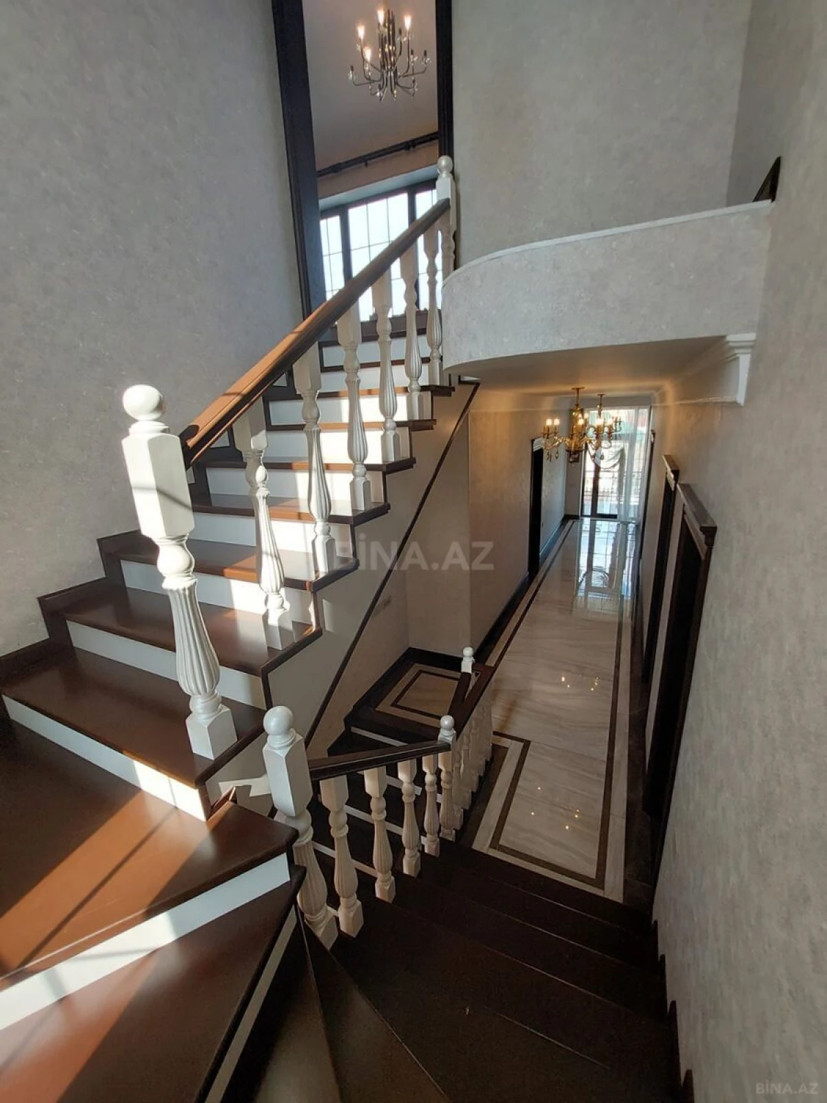 Satılır 7 otaqlı həyət evi 550 m²