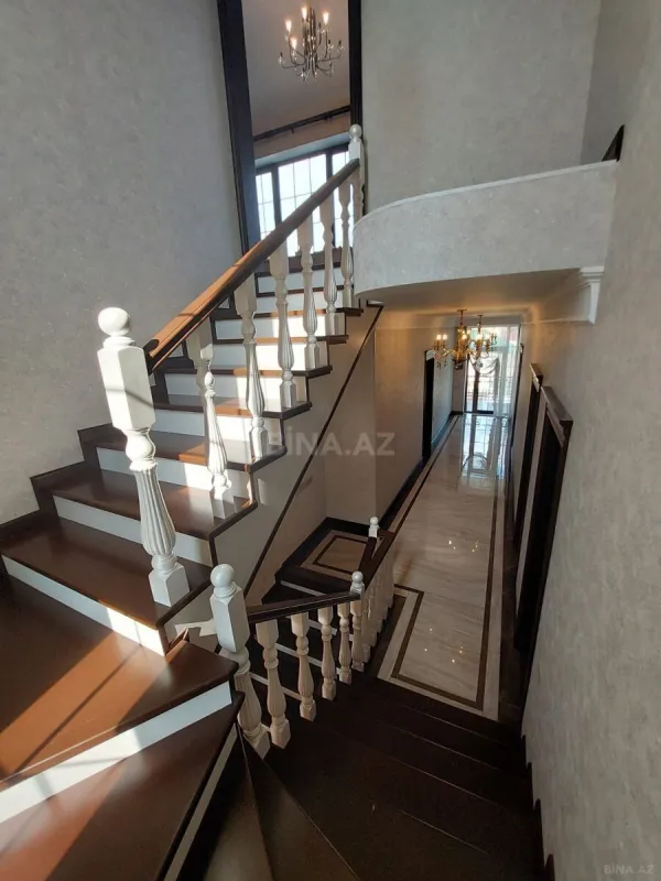 Satılır 7 otaqlı həyət evi 550 m²