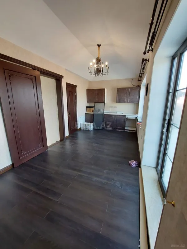Satılır 7 otaqlı həyət evi 550 m²