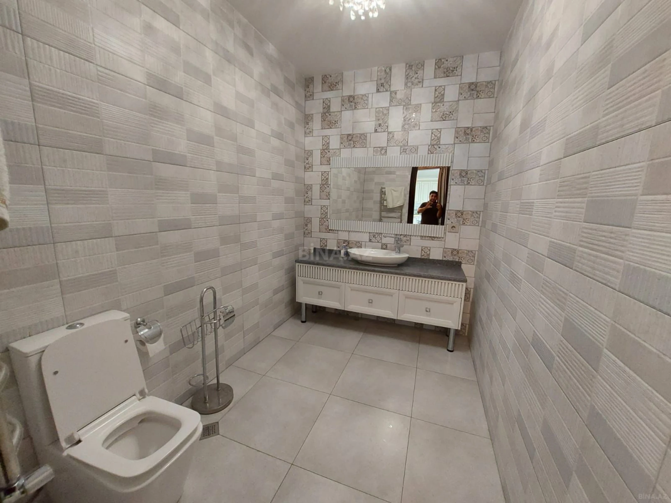 Satılır 7 otaqlı həyət evi 550 m²