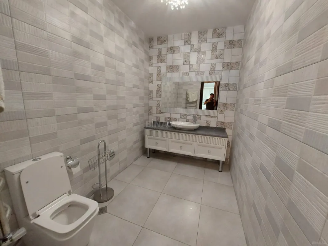 Satılır 7 otaqlı həyət evi 550 m²