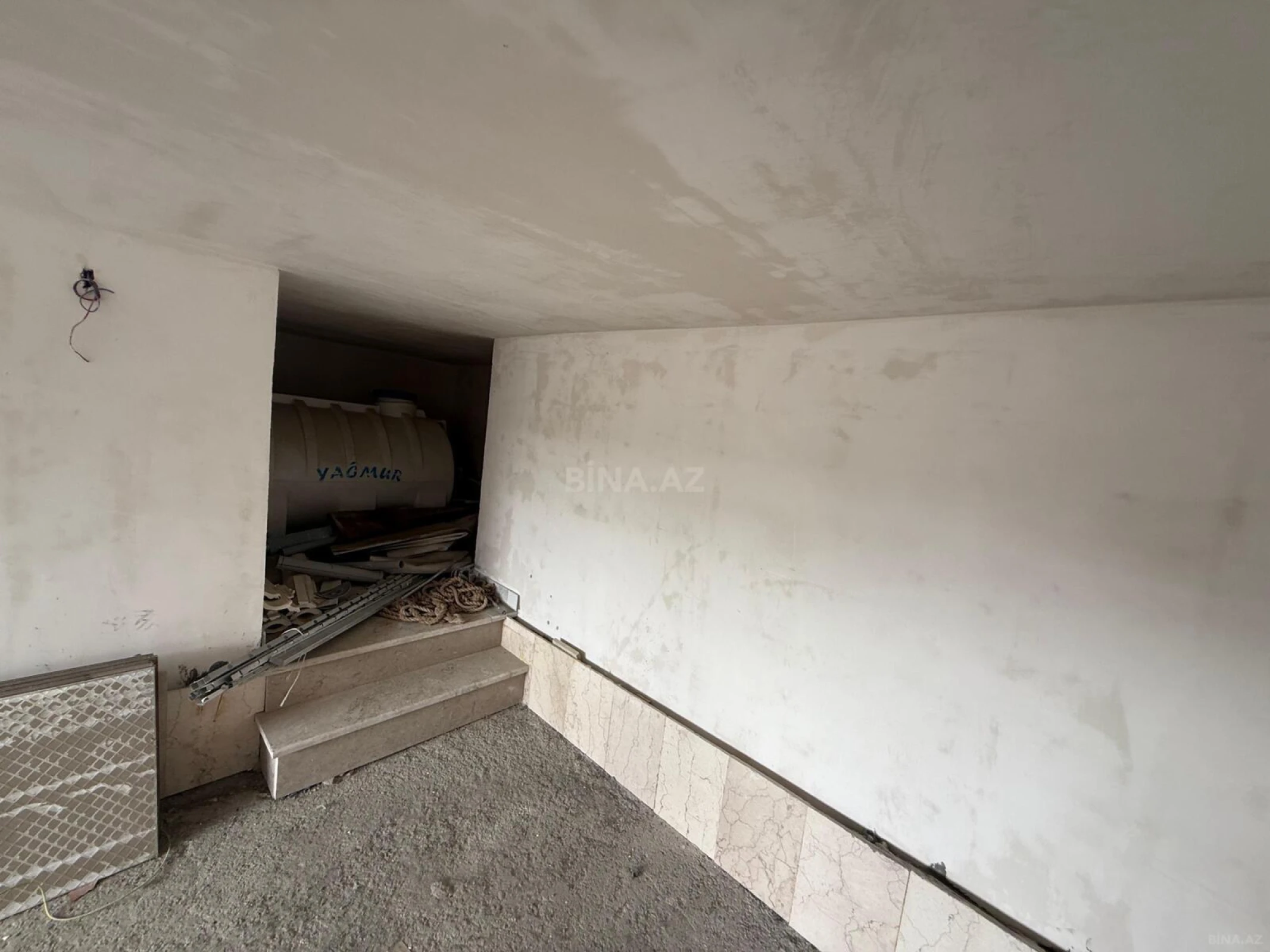 Satılır 5 otaqlı həyət evi 450 m²