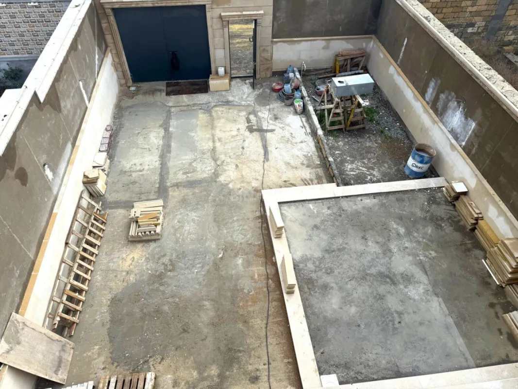 Satılır 5 otaqlı həyət evi 450 m²