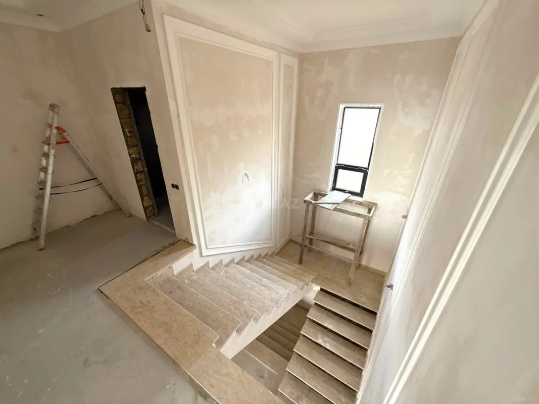 Satılır 5 otaqlı həyət evi 450 m²