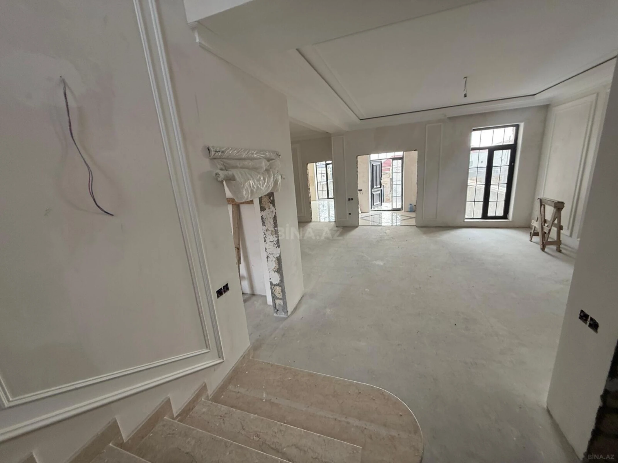 Satılır 5 otaqlı həyət evi 450 m²