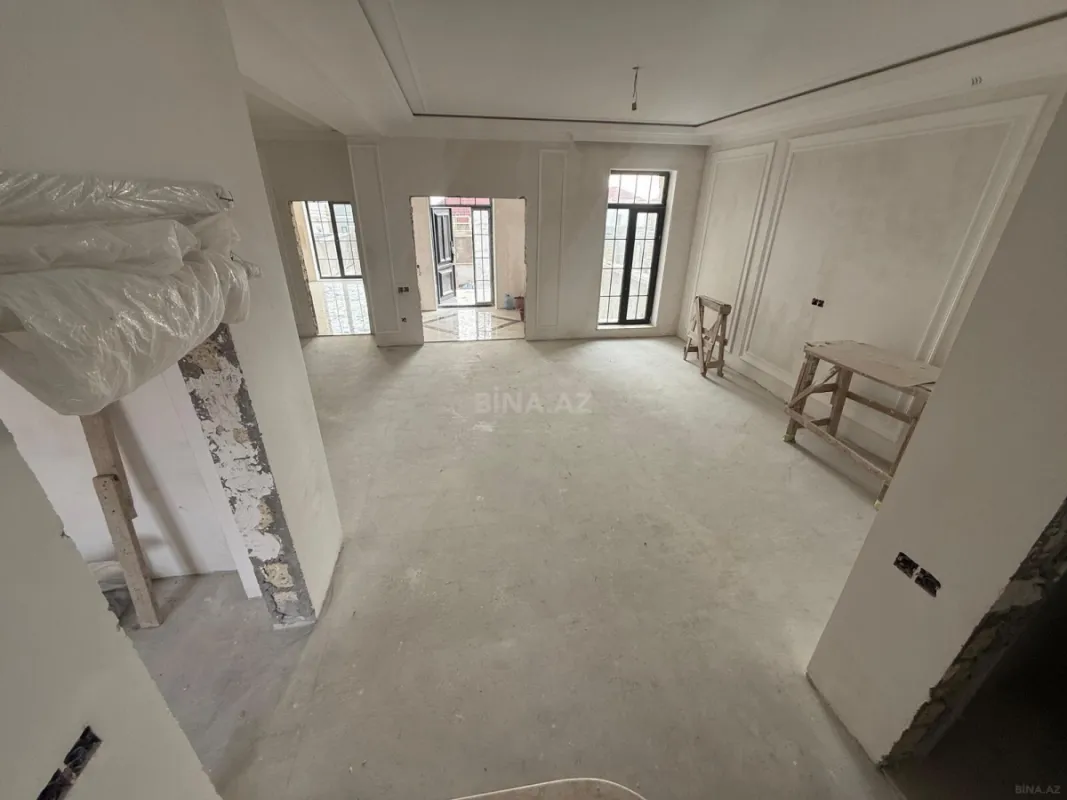 Satılır 5 otaqlı həyət evi 450 m²