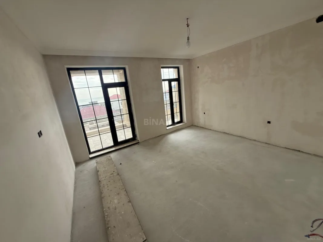 Satılır 5 otaqlı həyət evi 450 m²