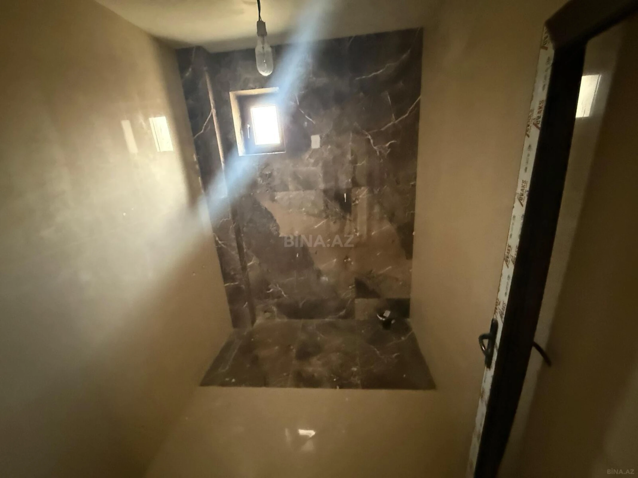 Satılır 5 otaqlı həyət evi 450 m²