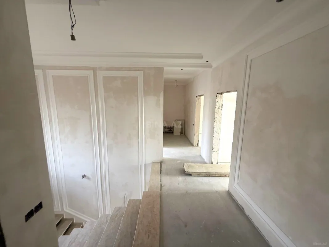 Satılır 5 otaqlı həyət evi 450 m²