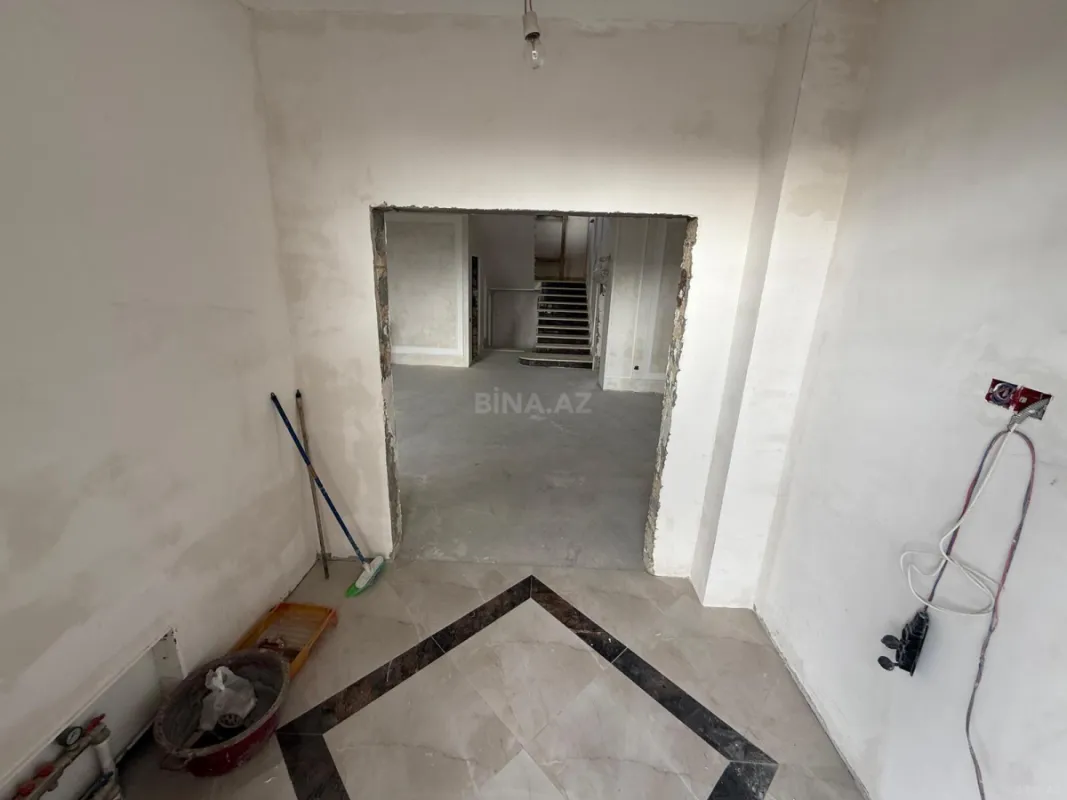 Satılır 5 otaqlı həyət evi 450 m²