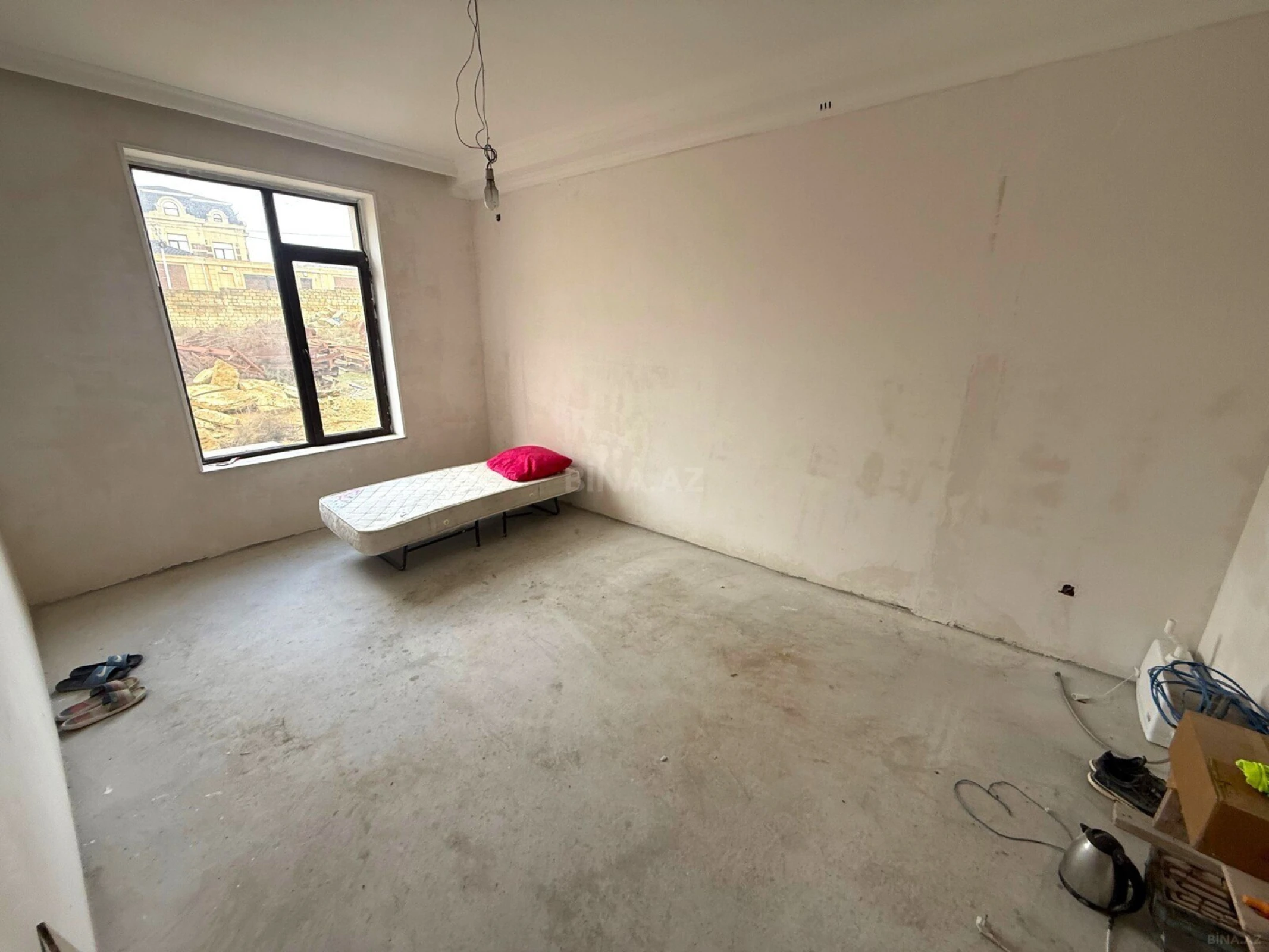Satılır 5 otaqlı həyət evi 450 m²