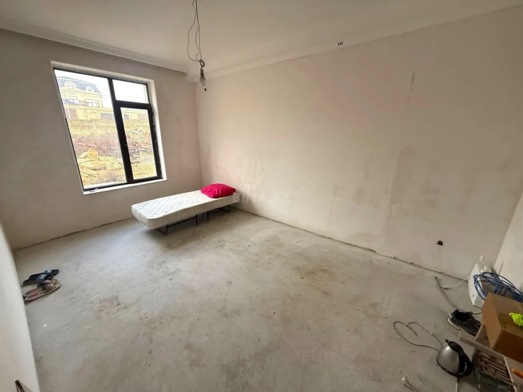 Satılır 5 otaqlı həyət evi 450 m²