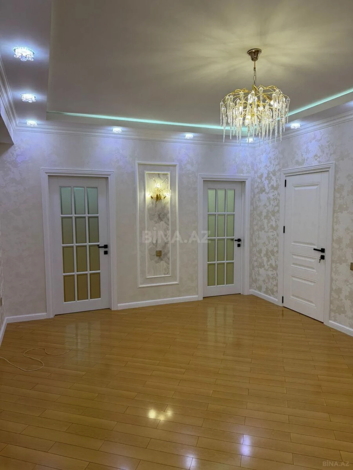 Satılır 3 otaqlı mənzil 150 m²