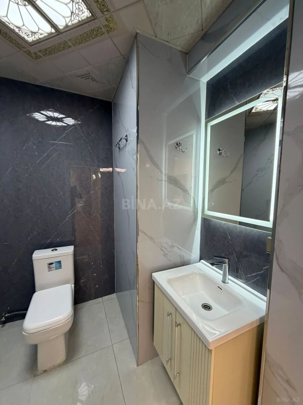 Satılır 3 otaqlı mənzil 150 m²