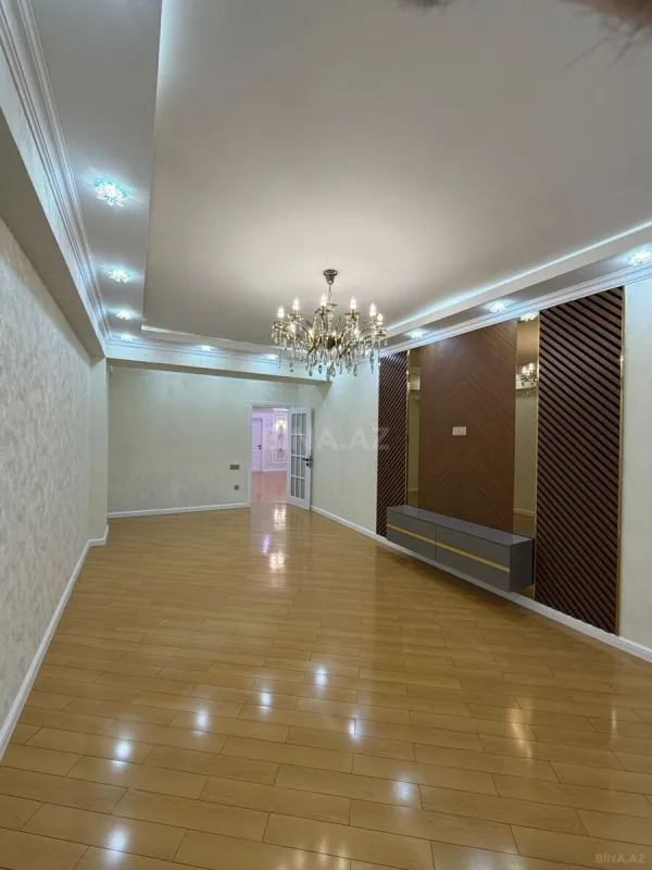 Satılır 3 otaqlı mənzil 150 m²