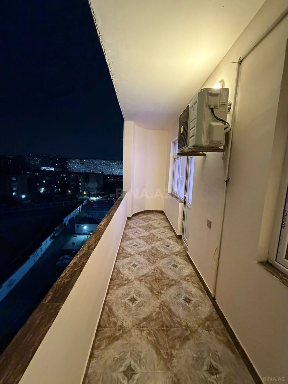 Satılır 3 otaqlı mənzil 150 m²