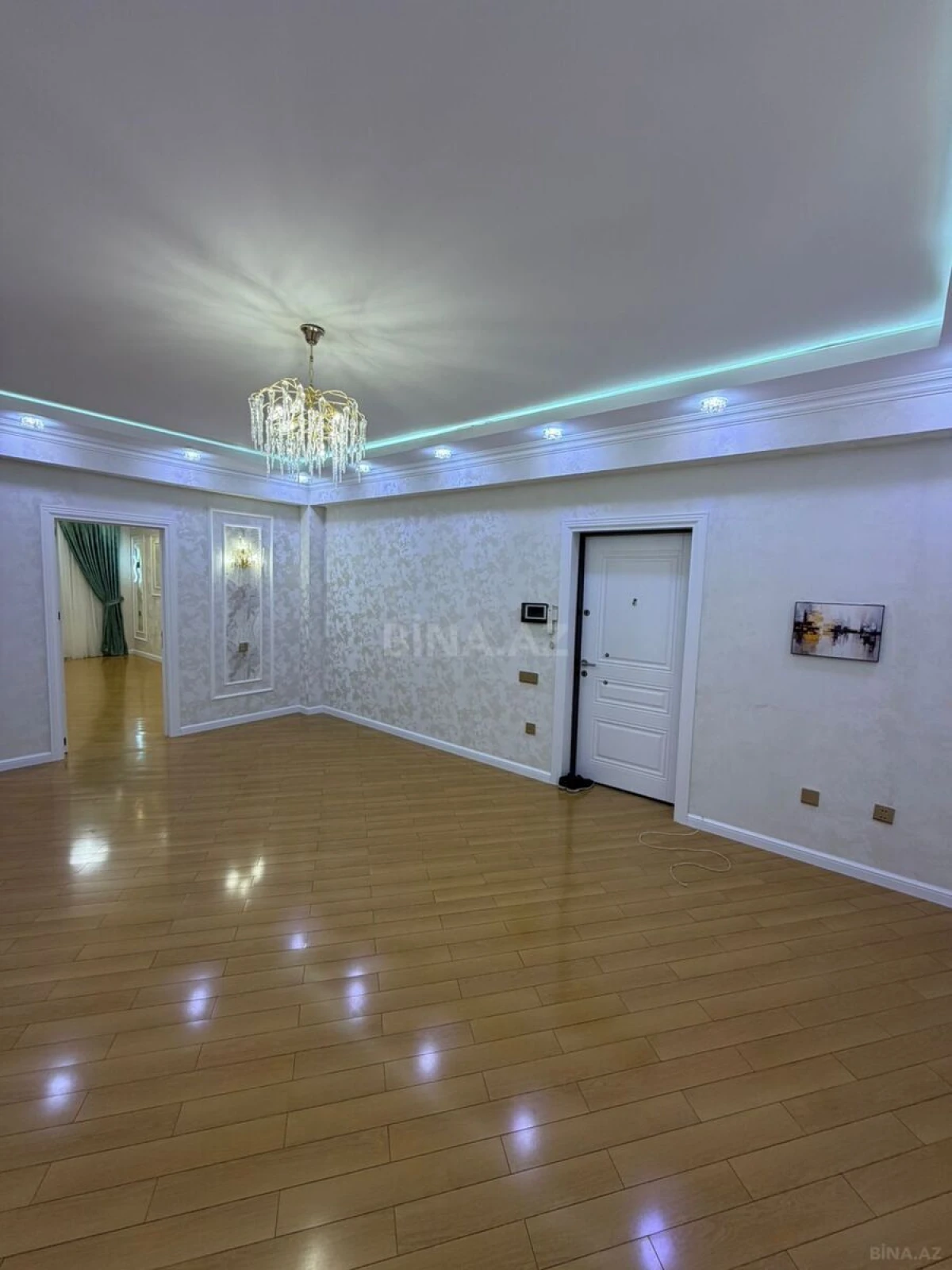 Satılır 3 otaqlı mənzil 150 m²
