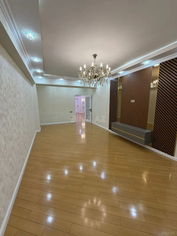 Satılır 3 otaqlı mənzil 150 m²