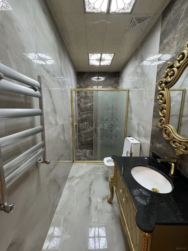 Satılır 4 otaqlı mənzil 204 m²