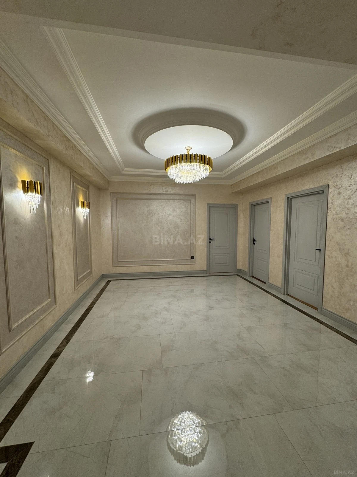 Satılır 4 otaqlı mənzil 204 m²