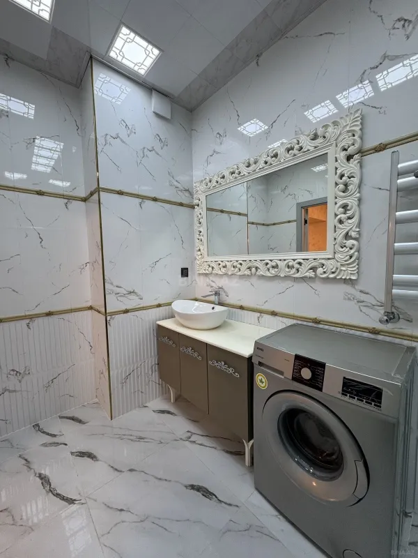 Satılır 4 otaqlı mənzil 204 m²