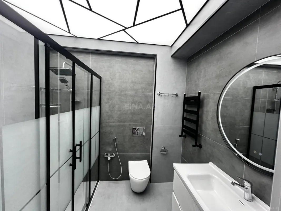 Satılır 3 otaqlı mənzil 142 m²