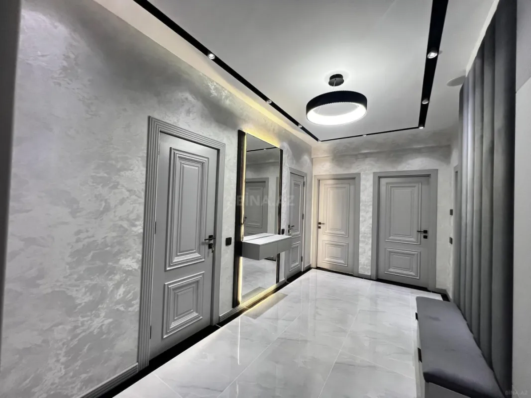 Satılır 3 otaqlı mənzil 142 m²