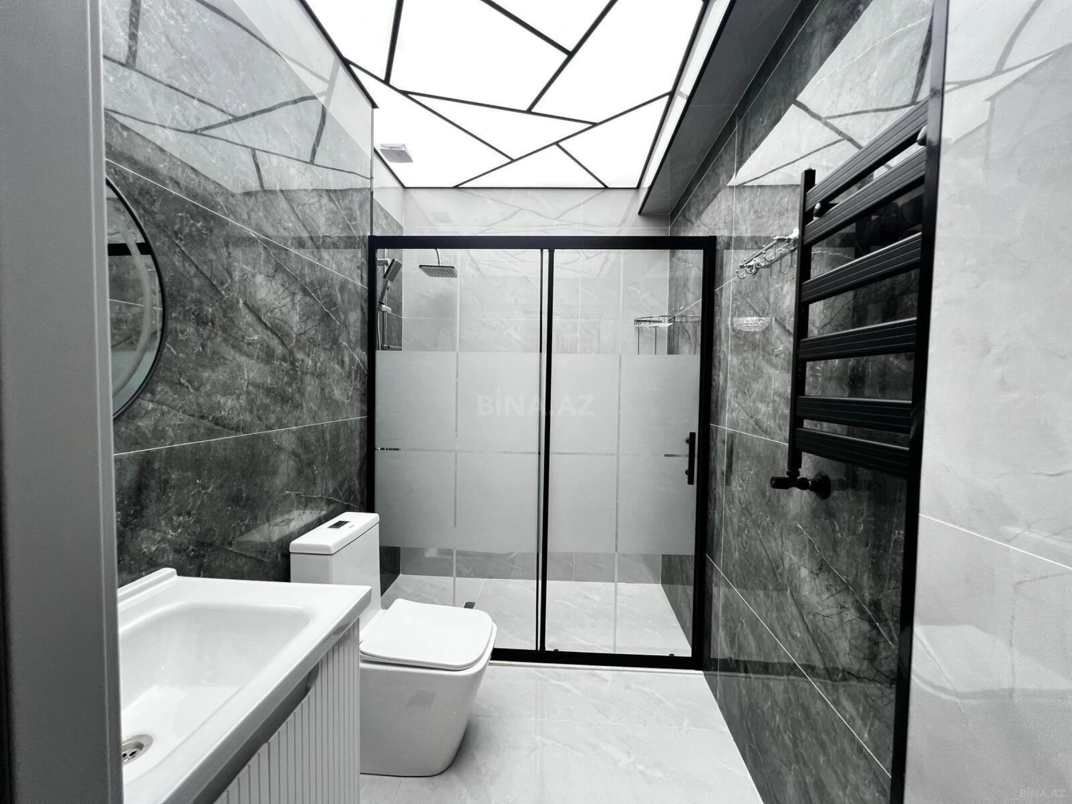 Satılır 3 otaqlı mənzil 142 m²