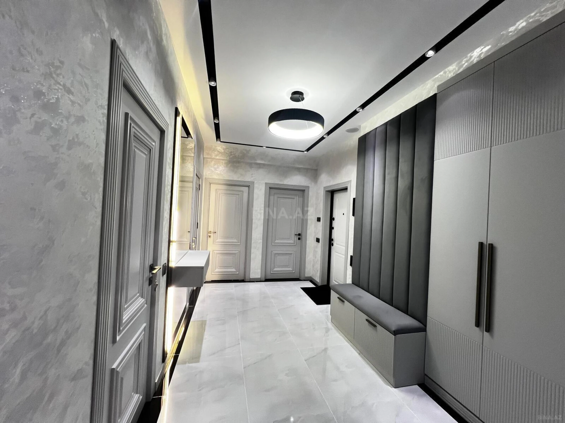 Satılır 3 otaqlı mənzil 142 m²