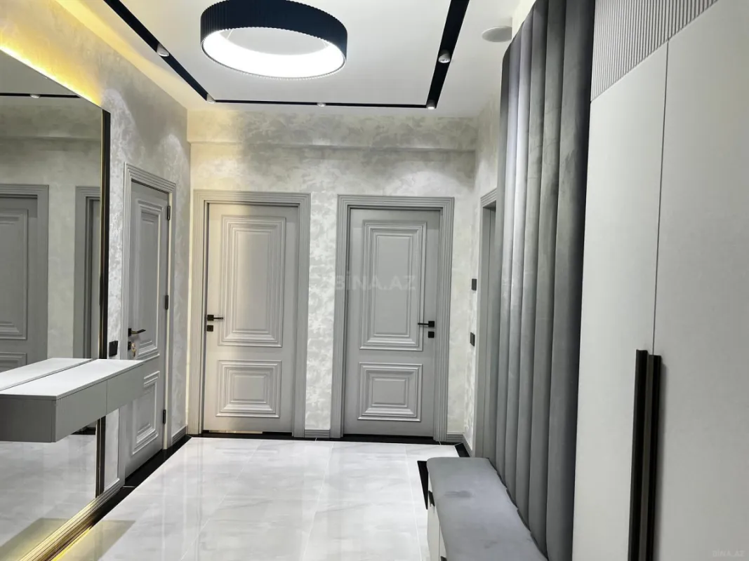 Satılır 3 otaqlı mənzil 142 m²