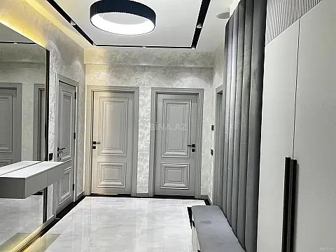 Satılır 3 otaqlı mənzil 142 m²