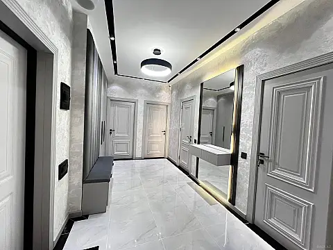 Satılır 3 otaqlı mənzil 142 m²