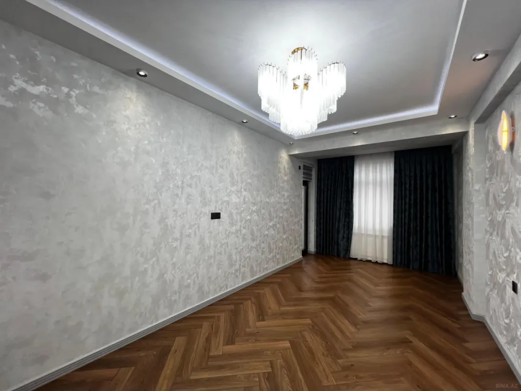 Satılır 3 otaqlı mənzil 142 m²