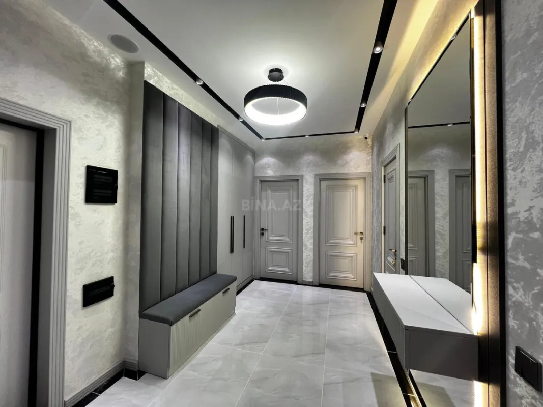 Satılır 3 otaqlı mənzil 142 m²