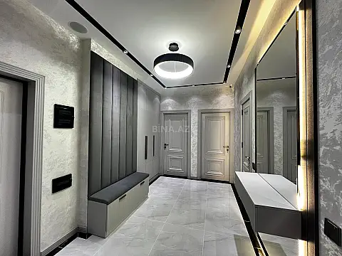 Satılır 3 otaqlı mənzil 142 m²