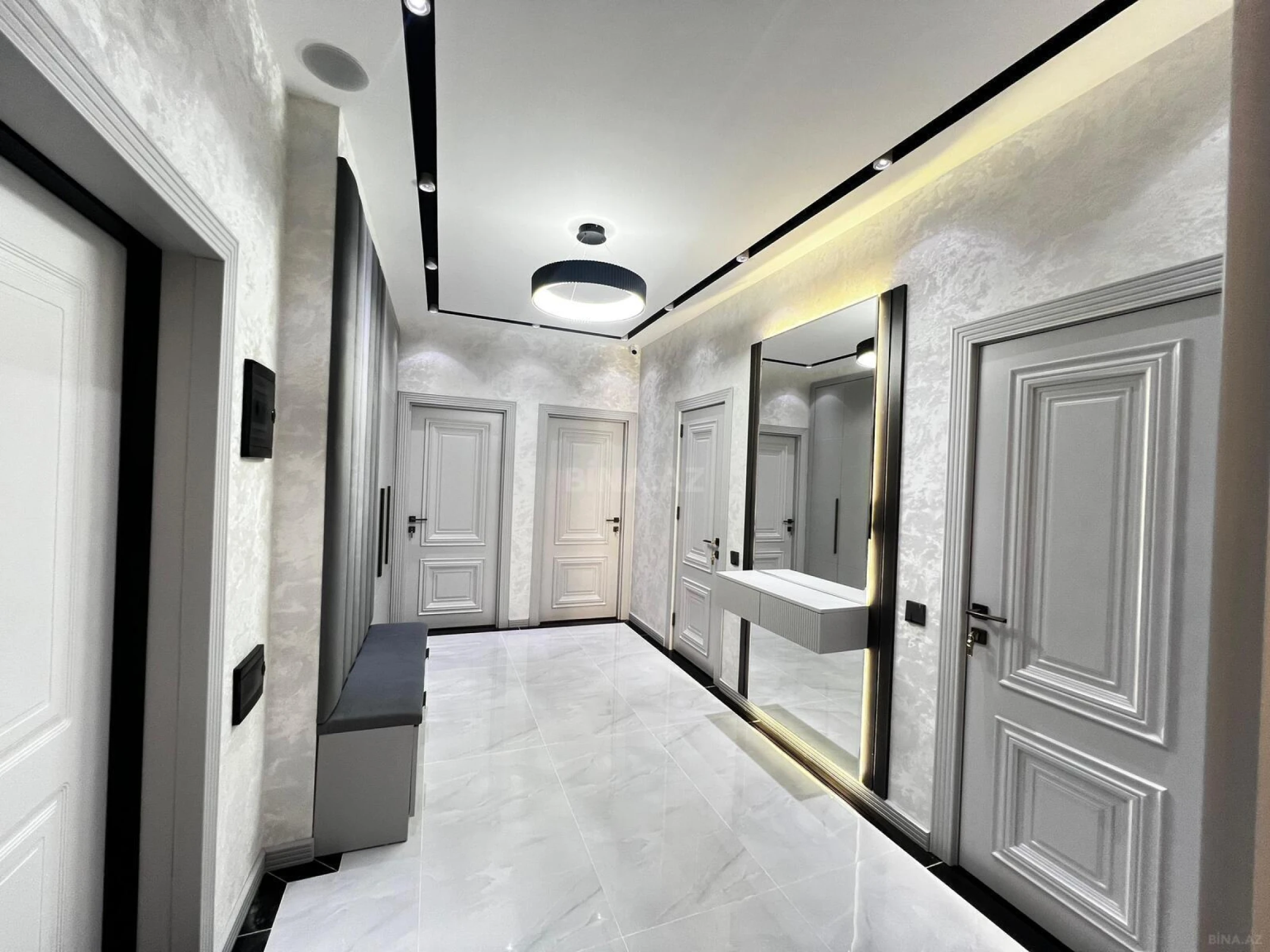 Satılır 3 otaqlı mənzil 142 m²