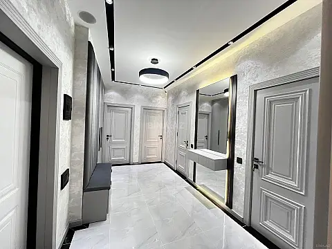 Satılır 3 otaqlı mənzil 142 m²