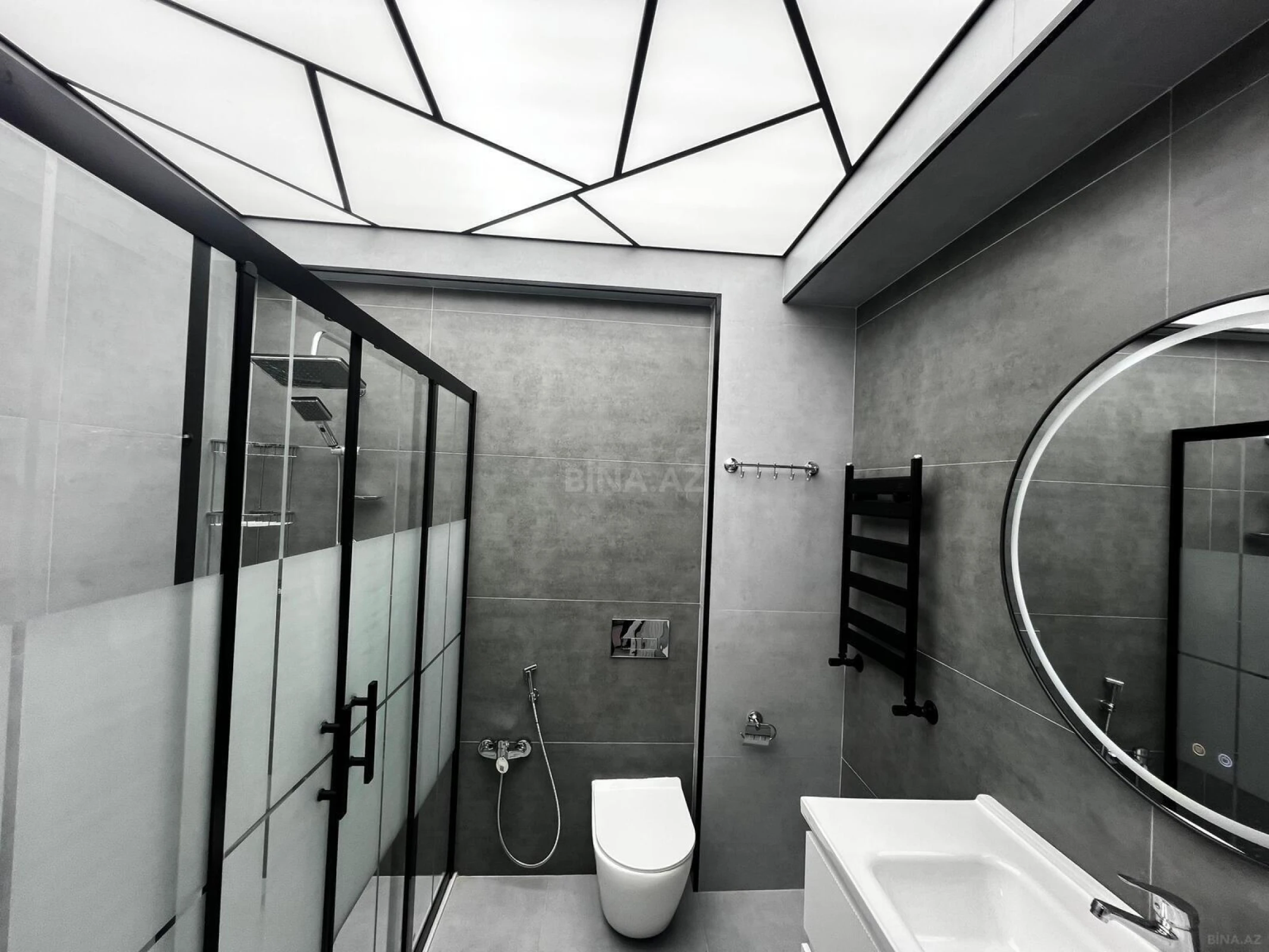 Satılır 3 otaqlı mənzil 142 m²