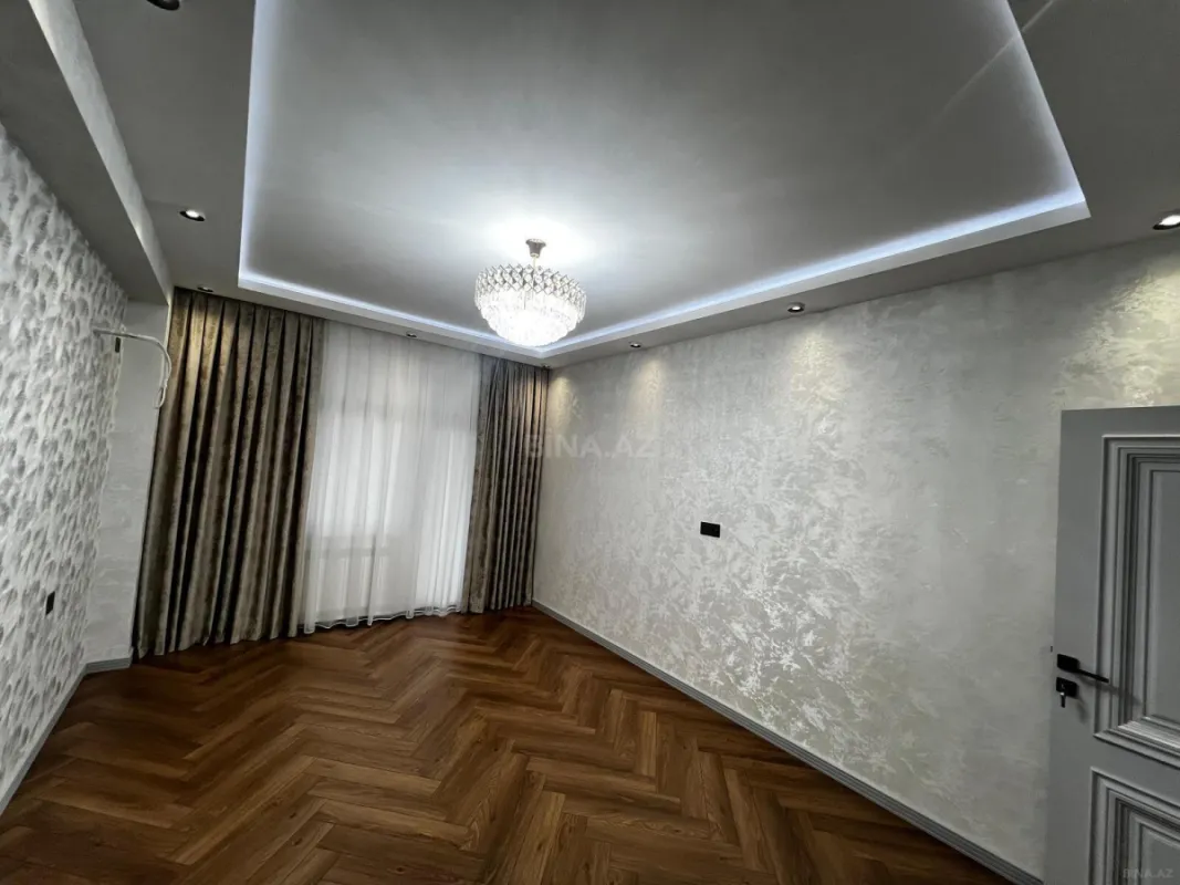 Satılır 3 otaqlı mənzil 142 m²