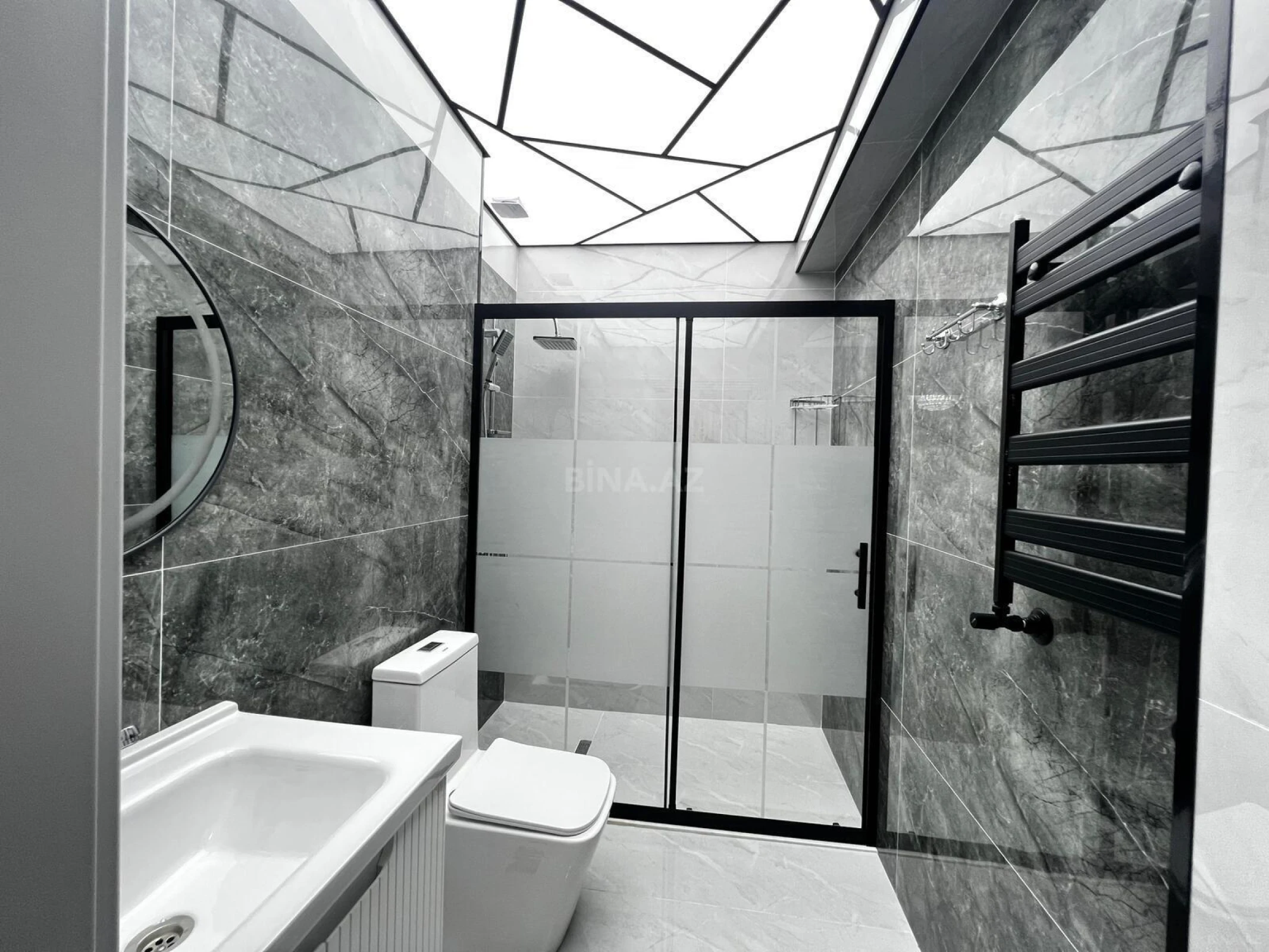 Satılır 3 otaqlı mənzil 142 m²