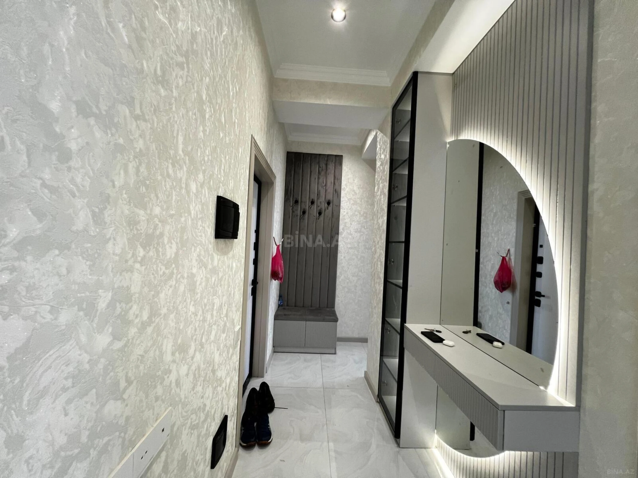 Satılır 2 otaqlı mənzil 88 m²