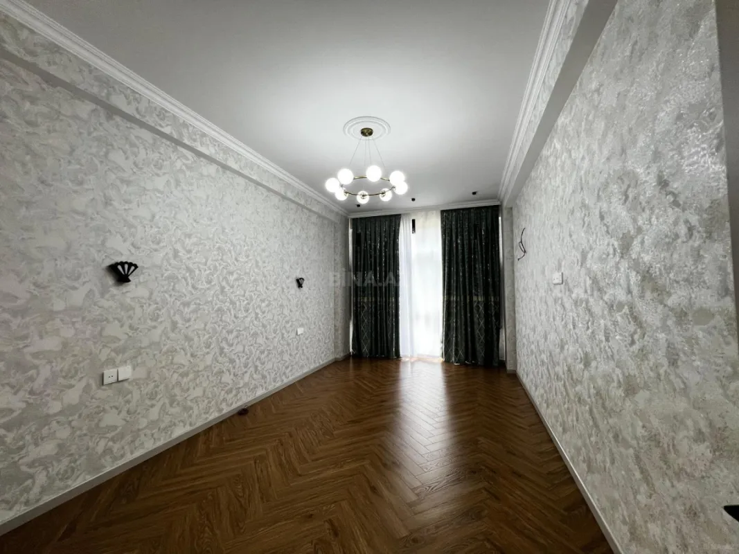 Satılır 2 otaqlı mənzil 88 m²