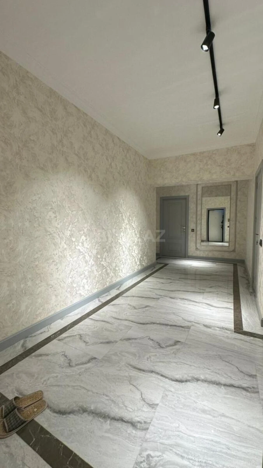 Satılır 2 otaqlı mənzil 79 m²