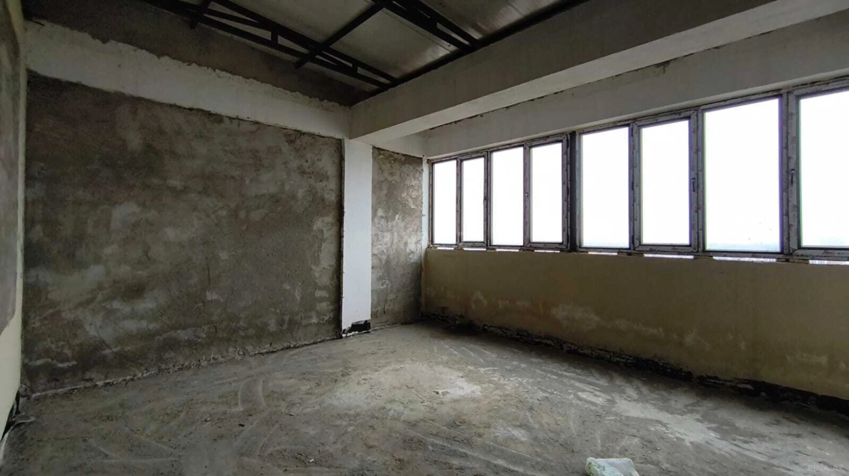 Satılır 3 otaqlı mənzil 140 m²