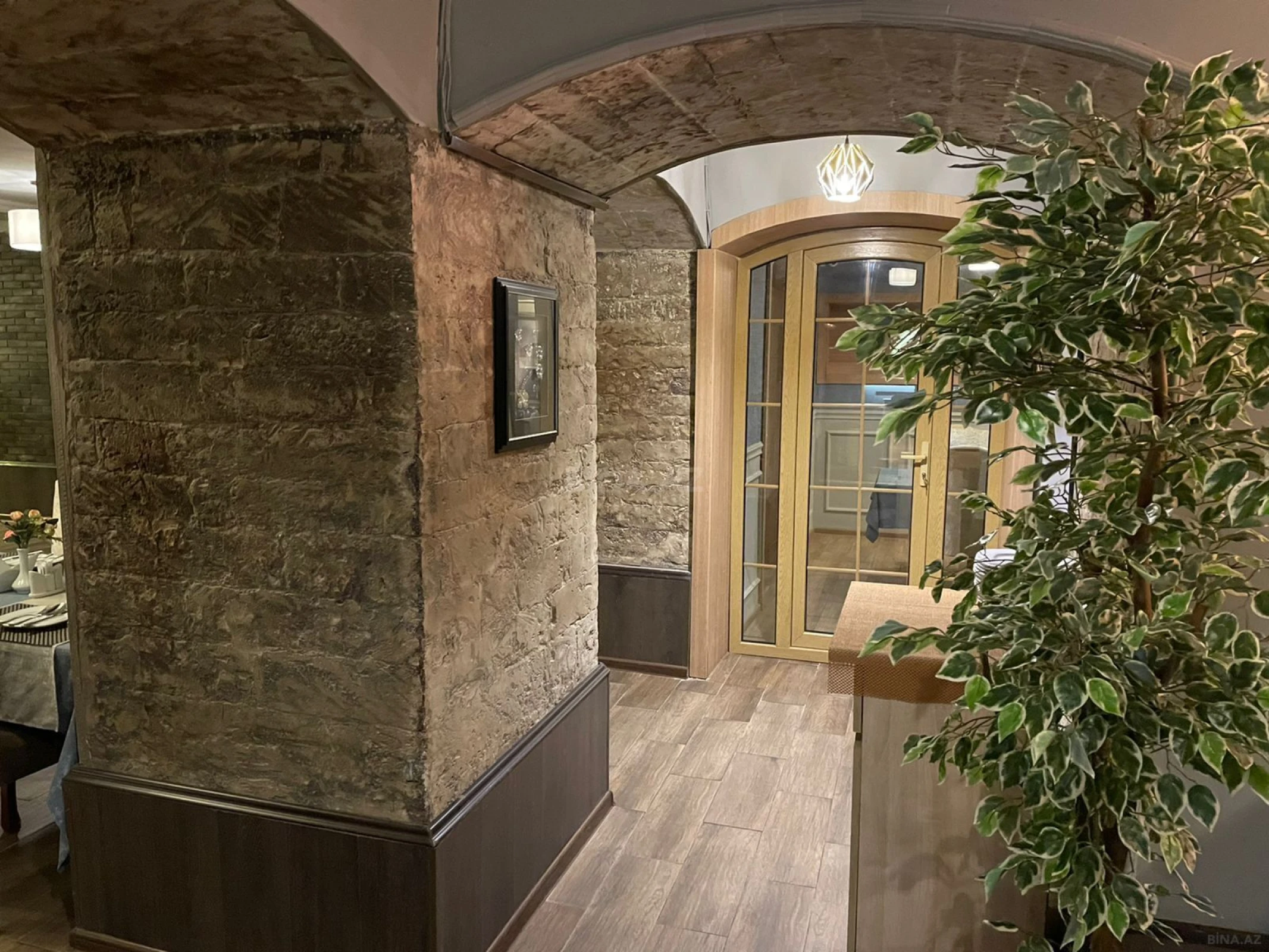 Kirayə verilir obyekt 245 m²